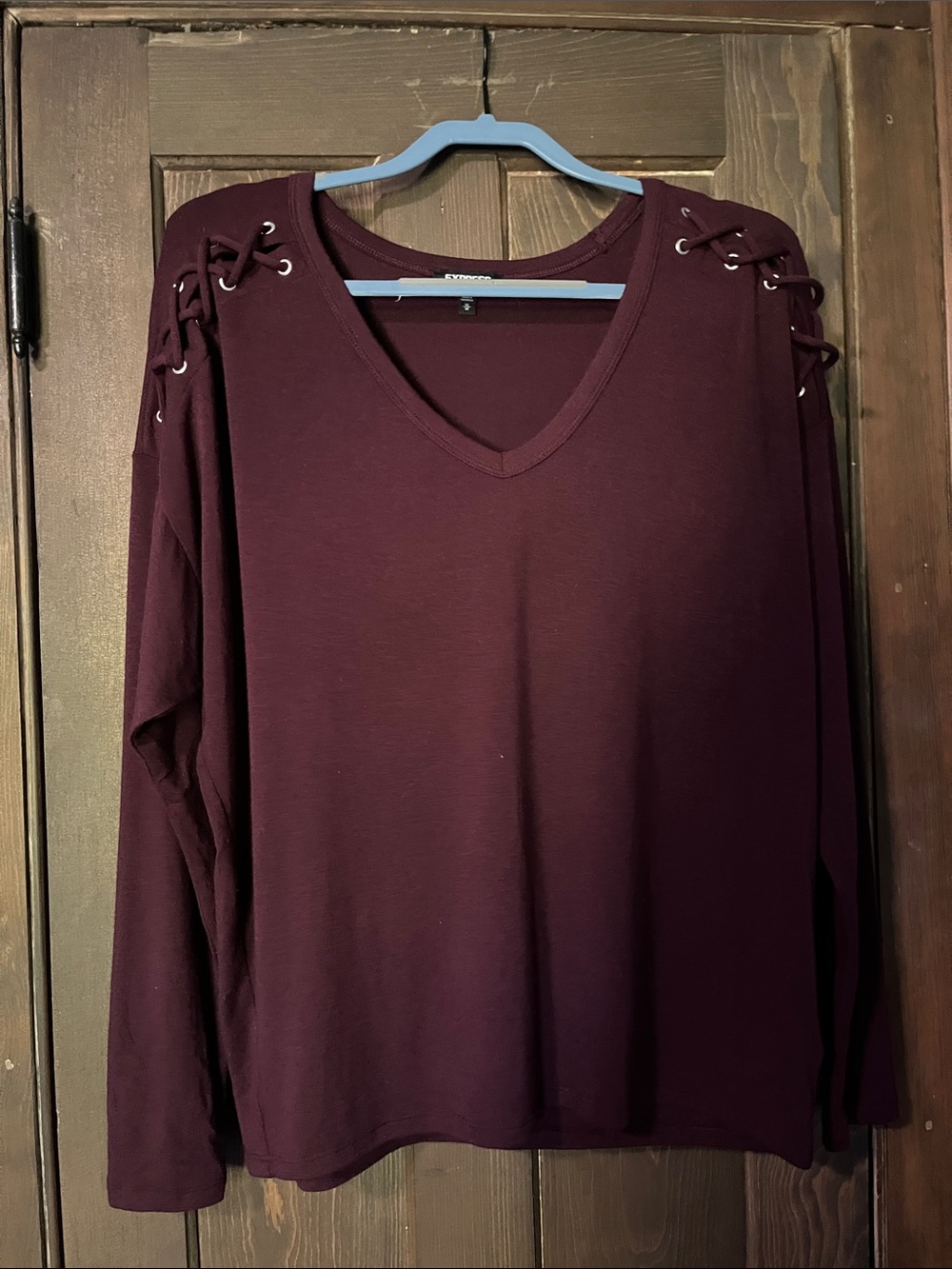 Express Lace-Up Shoulder V-Neck Pullover - Burgundy